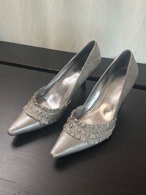 Enzo Angiolini Metallic Pewter Pointed Toe Ruffle Heels Pumps